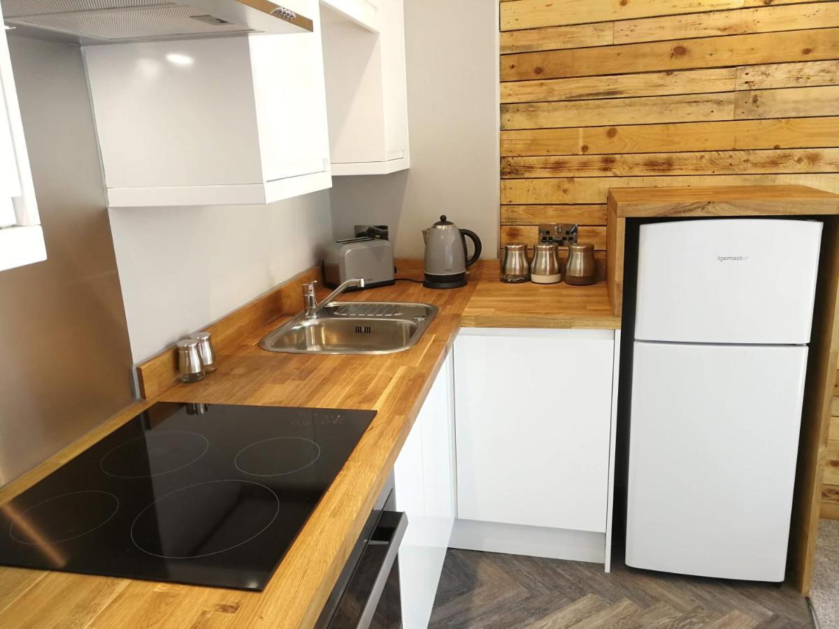 Derby Den By Cliftonvalley * Bristol